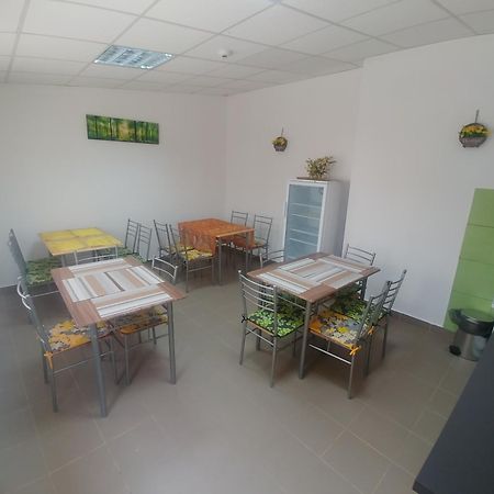 Camere De Inchiriat Carpati Hunedoara Buitenkant foto