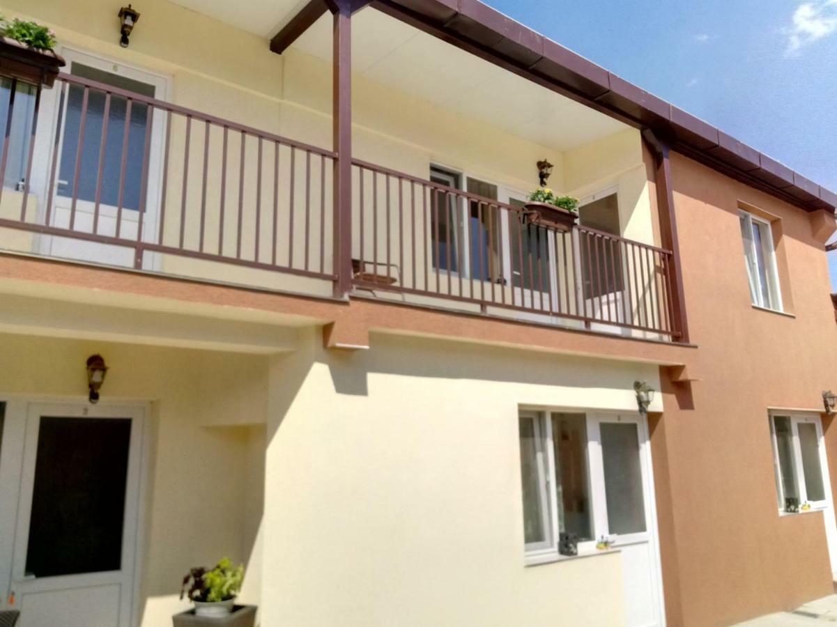 Camere De Inchiriat Carpati Hunedoara Buitenkant foto