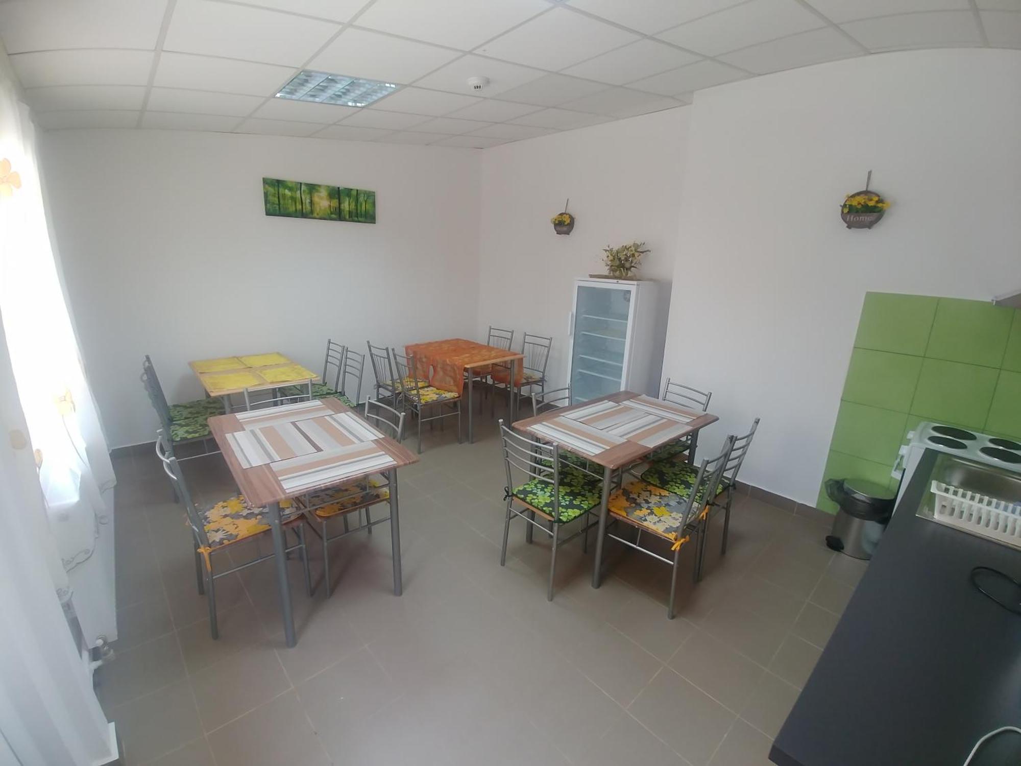 Camere De Inchiriat Carpati Hunedoara Buitenkant foto